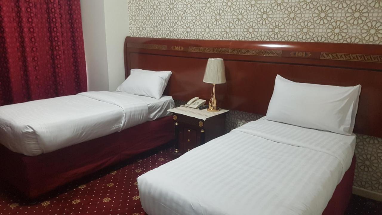 Karam Taibah Almasi Hotel Medina Buitenkant foto